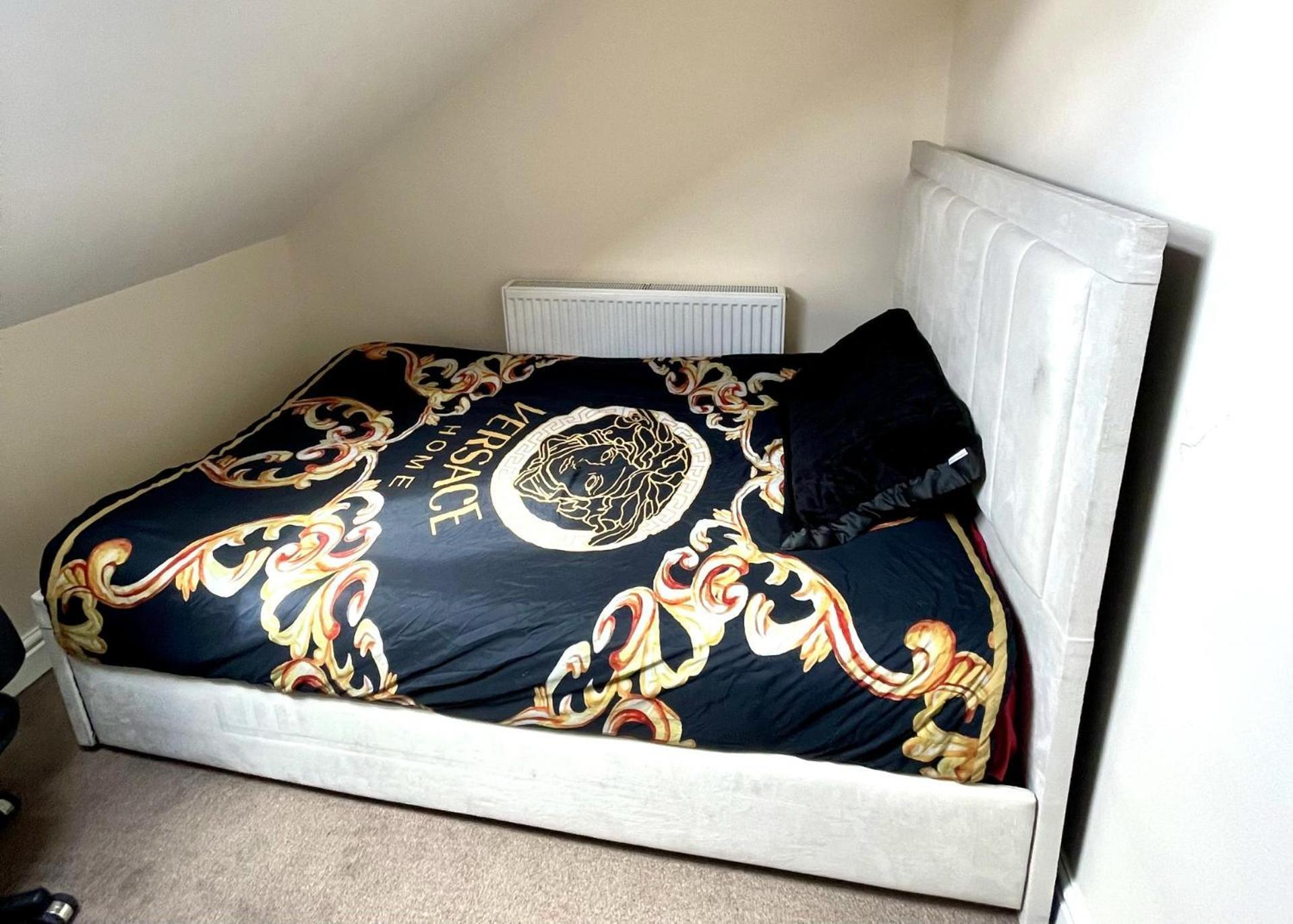 2-Bed Apartment - Sleeps 4 - Street Parking - Wifi Manchester Bagian luar foto